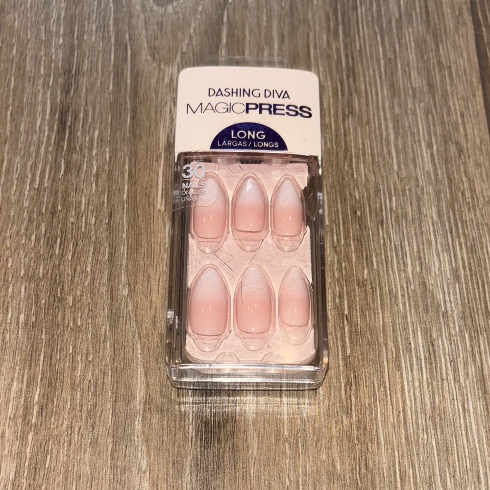 Dashing Diva Press On Nails
